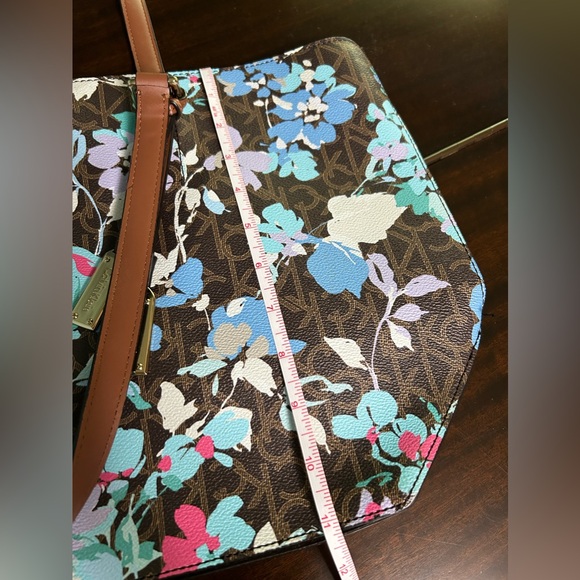 Calvin Klein handbag - Picture 4 of 10